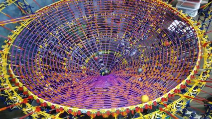 Le plus gros assemblage en KNEX au monde ! 130000 pièces