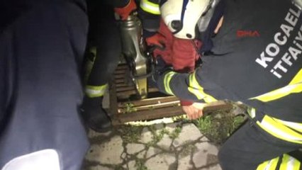 Kocaeli Ayağı Mazgala Sıkışan Gencin İtfaiye Kurtardı