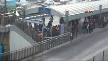 Avcılar Metrobüs Durağında Hareketli Dakikalar 3