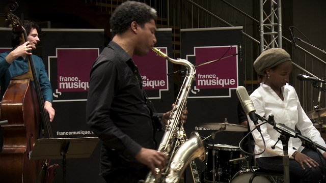 Natalia M. King et ses musiciens interprètent Love you madly I Le live de la matinale