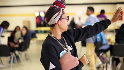 Erykah Badu Surprises Students at NEWARK High School