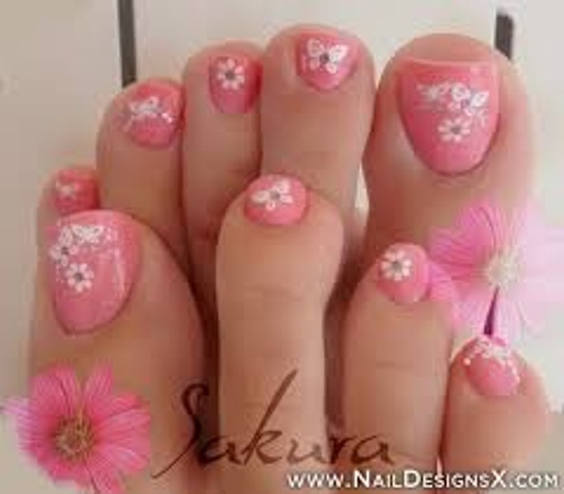 Nail Art - Pink flower Pedicure