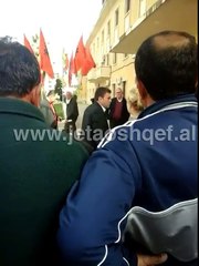 Tregtarët protestë, kreu i Bashkisë Lushnje-qytetares: Ta fus atë portofolin mu në gojë