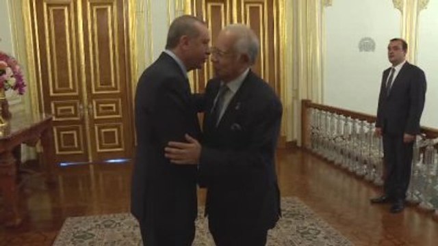 Erdoğan, Mabeyin Köşkü'nde Malezya Başbakanı Necib Rezzak'ı Kabul Etti