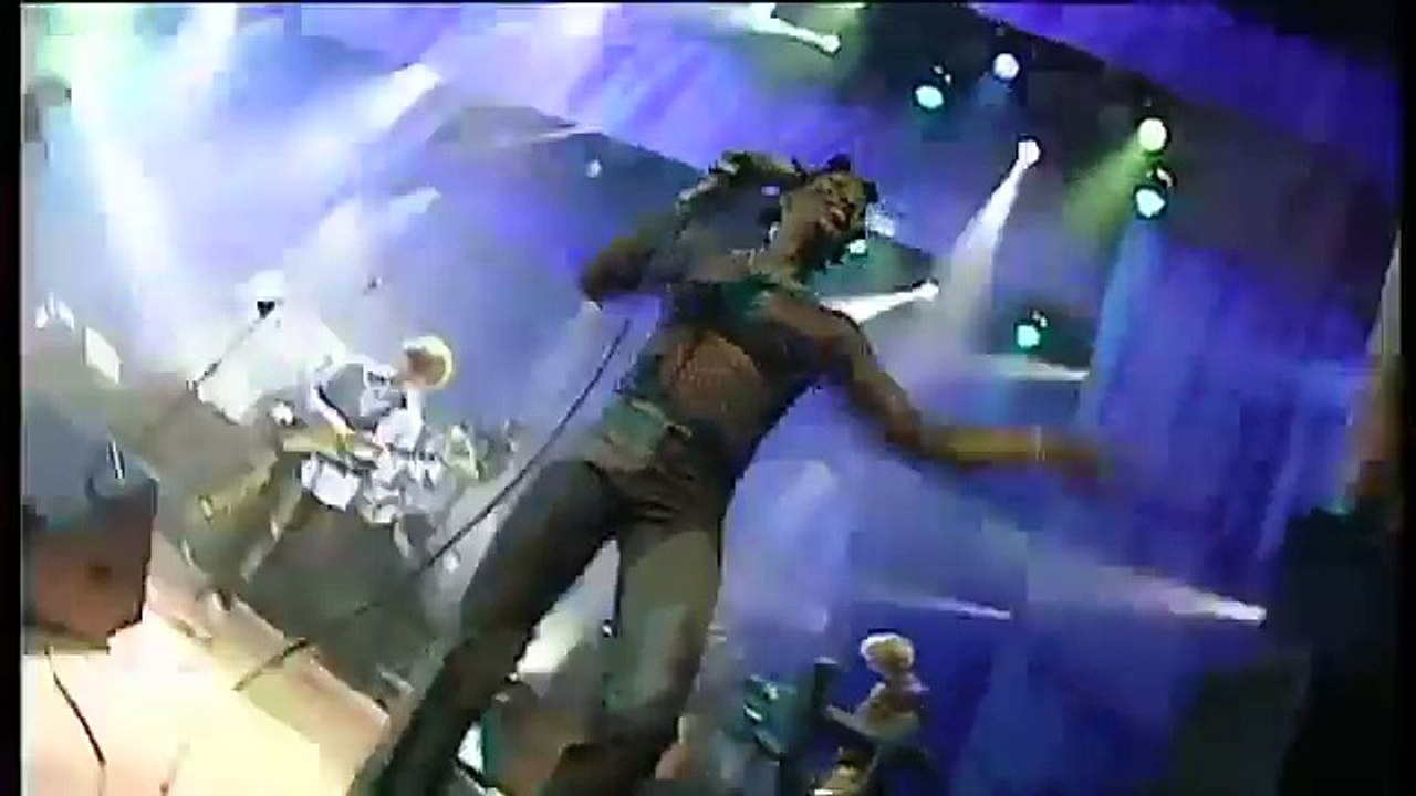 IN CONCERT '' SIMPLY RED '' LONDON 1998 37