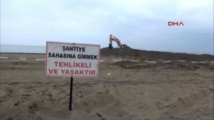 Sakarya Karasu'da Denizin Yuttuğu Kumlar Sahile Taşınıyor