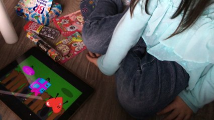 ふーせんガム で 遊ぶ ももか / Playing with bubble gum Momoka