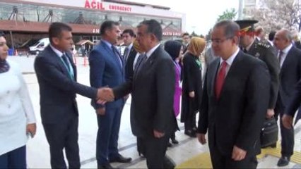 Kilis Bakan Yılmaz Roketli Saldırıda Hayatını Kaybeden Emin Yaşar Onarıcı'nın Cenazesine Katıldı-1