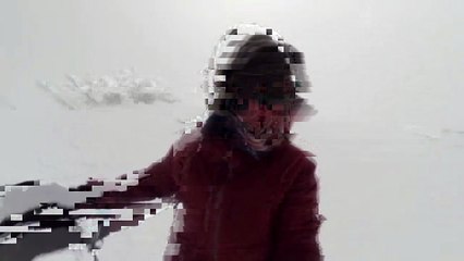 [ SNOWBOARD ] poursuivie par un ours ! VS les visiteurs