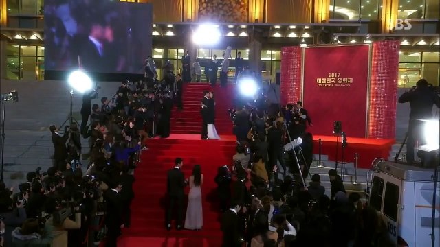 Lee min ho VS Kim soo hyun for kissing and Romantic Scene