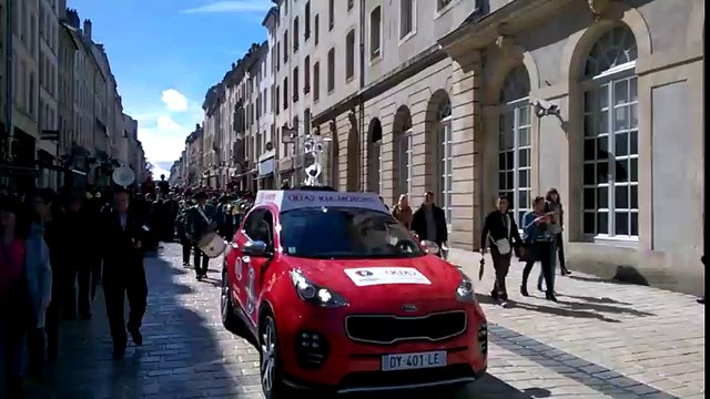 La coupe de l'UEFA parade dans Nancy