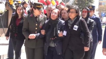 Eskişehir Dağlıca'daki Patlamada Şehit Düşen Üsteğmen Toprağa Verildi-3