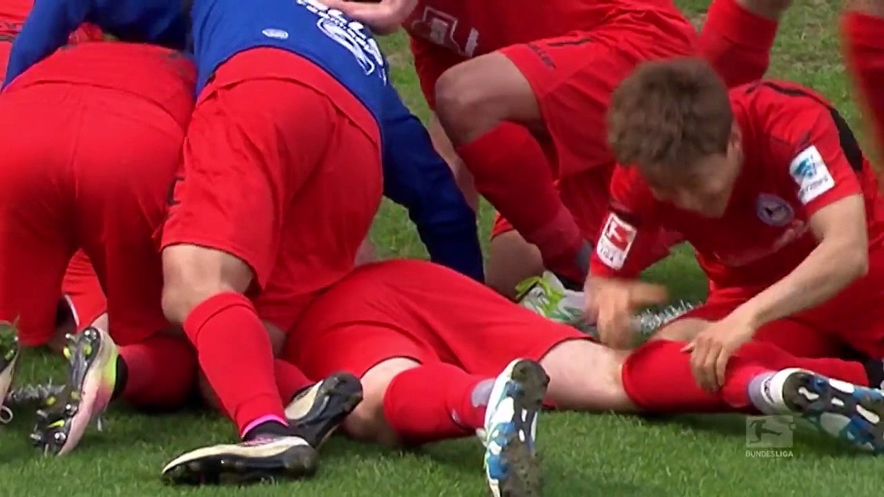 Zap Foot du 13 avril: le coup franc incroyable de Dino Hotic, la volée magistrale d'un joueur du Glasgow Rangers etc.