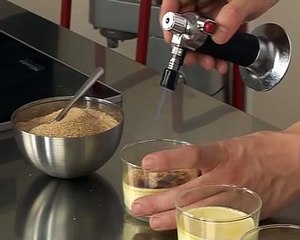 Technique de cuisine - Caraméliser une crème brûlée