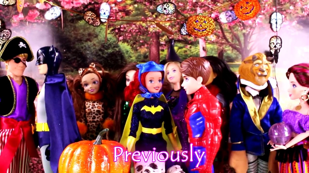 Descendants Mal & Evie and Frozen Elsa & Annas Halloween Party. Elsa Becomes a Ghost PART 2