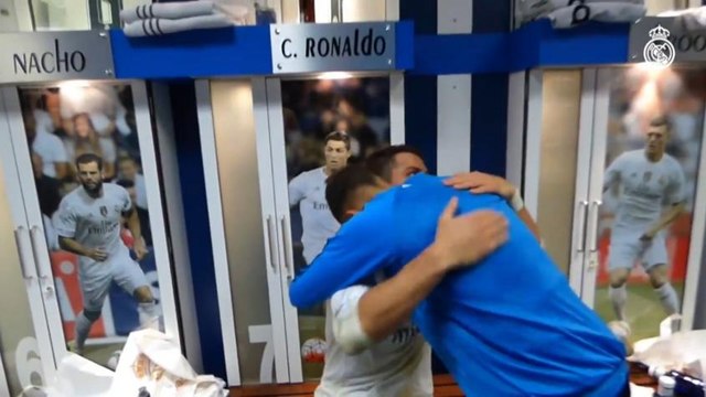 Real Madrid mostra festa dos jogadores no vestiário após classificação na Liga dos Campeões