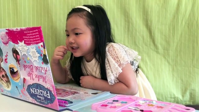 FROZEN MAKE-UP Artist Book | Elsa Make Up Tutorial for Kids | Make Up Toy Set
