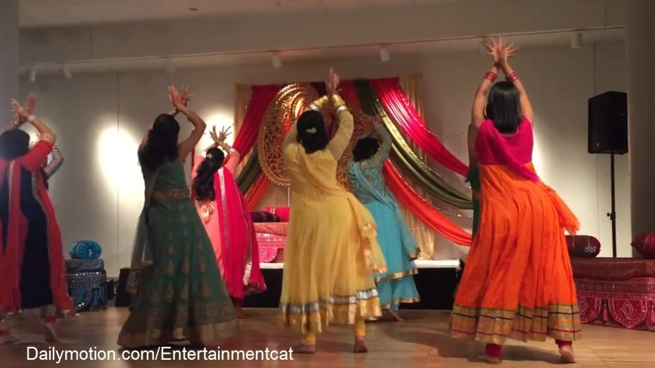 2016 Best Wedding Dance Performance By Young Gi...