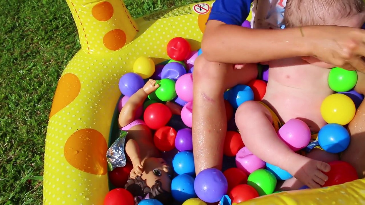 Worlds Smallest SURPRISE BALL PIT POOL Surprise Toys Eggs BABY ELI Disney Mermaids Summer Fun Party