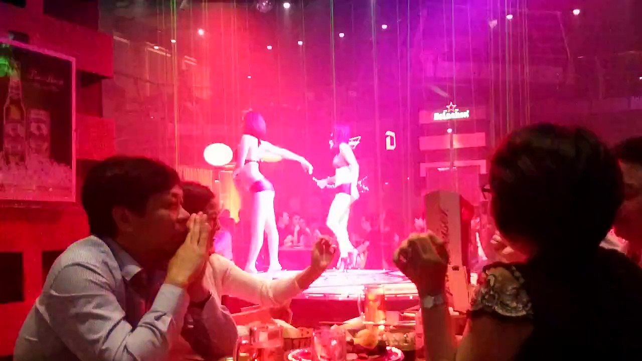Sparta beer club dancers