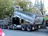 QUEBEC SNOW TEAMSTERS PROTEST, DUMPBED CLOSE 2006-10-16