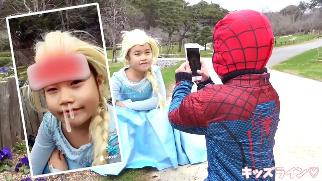 Spiderman VS Frozen Elsa SNOW APP Photography スパイダーマン VS エルサ SNOW アプリで写真撮影