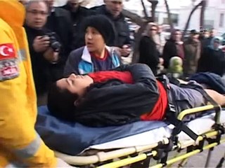 Silahla kalabalığa ateş eden şahıs iki kuzeni vurdu