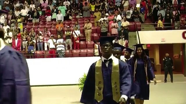 Military mom surprises son at graduation