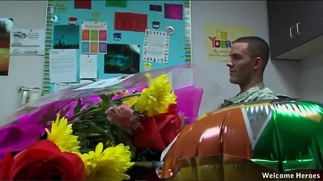 Soldier Surprises Sister With Emotional Homecoming At Her Graduation!