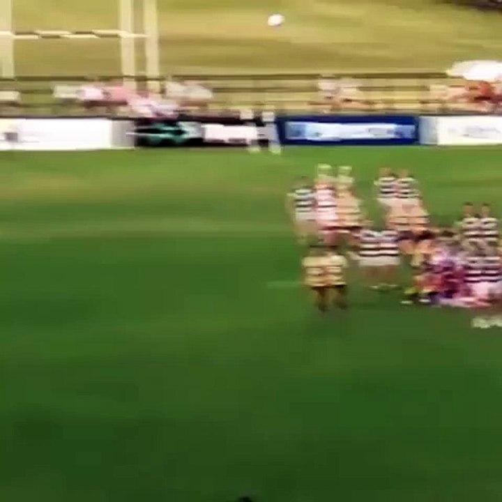 Seul contre toute la défense, ce rugbyman va réussir lexploit de marquer un essai  - vidéo Dailymotion
