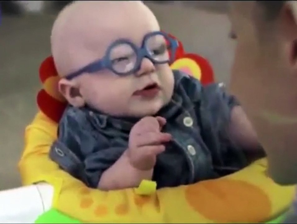 Un bébé malvoyant a une superbe réaction en découvrant le visage de sa maman pour la première fois - vidéo Dailymotion