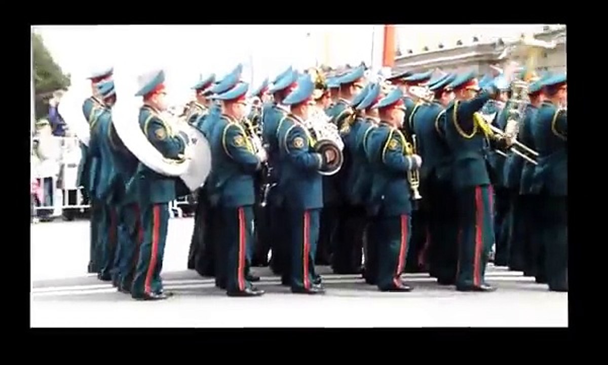 Дефиле. Спасская башня. Отрывки.