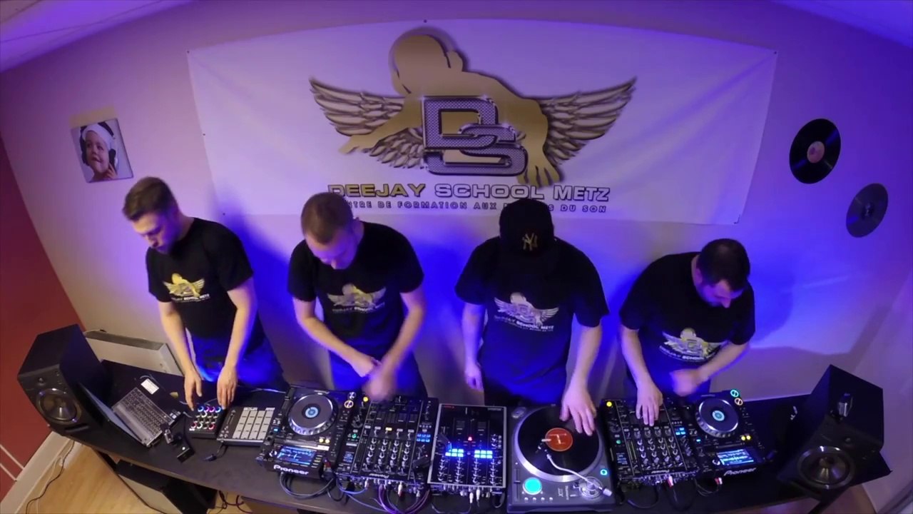 DJ K-MORE - DJ MAST - DJULIO - CADILLAC - 4 DJ LIVE MIXE & SCRATCH @ DJ SCHOOL METZ