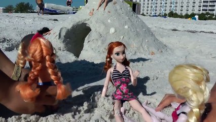OCTOPUS ENCOUNTER ! ELSA & ANNA toddlers play around and in the SANDCASTLE! Beach Ocean Adventure