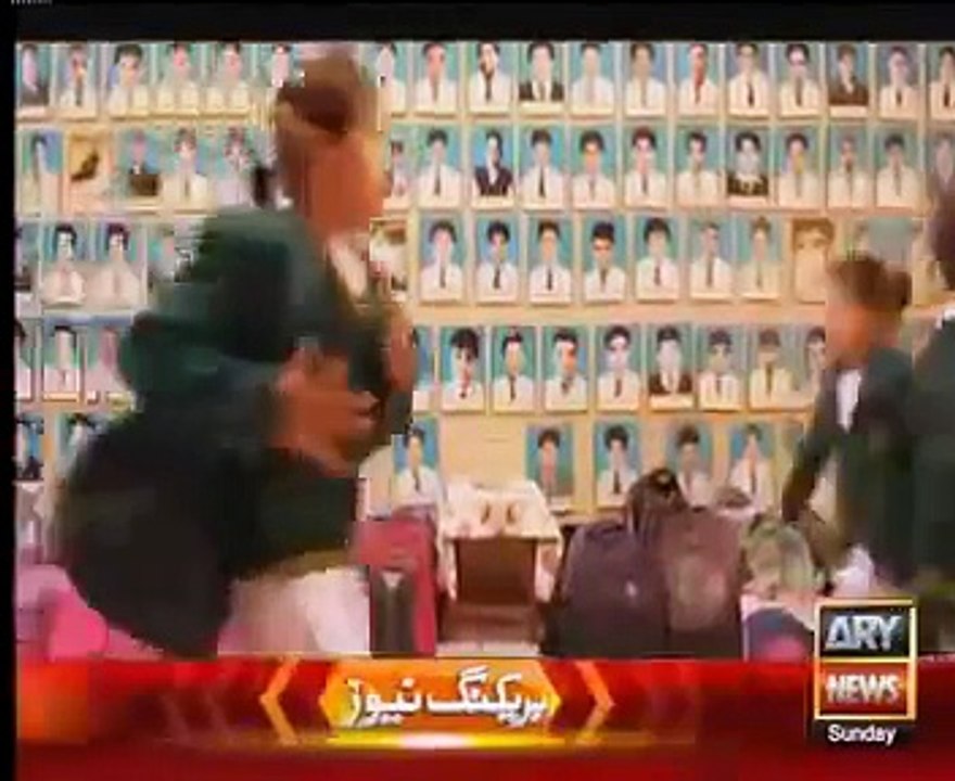 Muje Dushman Ke Bachon Ko Parhana Hai-By ISPR Brand New Song 2015