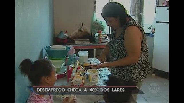 Quatro em cada dez brasileiros têm um parente desempregado dentro de casa