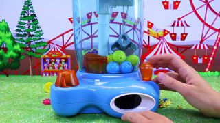 GIANT CLAW MACHINE Toy FAIL!!! Worst Toy Ever! Surprise Toys, Candy & Gumballs by DisneyCarToys