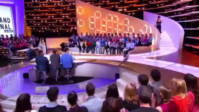 Nabilla règle ses comptes avec Canal + dans son livre