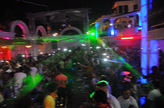 İrem Derici - Kalbimin Tek Sahibine (Bistro Belman - Alanya)