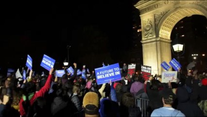 Sanders en campagne à Manhattan avant d'affronter Clinton