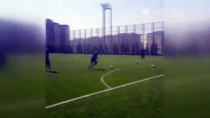 Emre Belözoğlu'ndan şiir gibi frikik