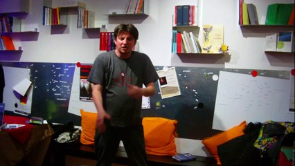 Il poeta Marco Patuzzi al caffè letterario Mangiaparole di Roma