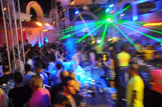 İrem Derici - Yakar Geçerim (Bistro Belman - Alanya)