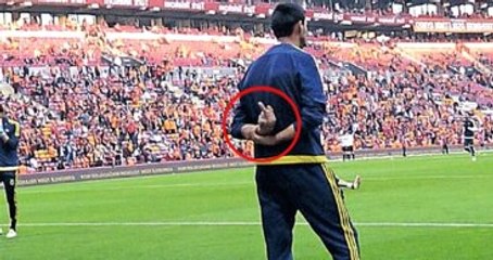 Fenerbahçe Malzemecisi, Galatasaray Taraftarına Orta Parmak Gösterdi