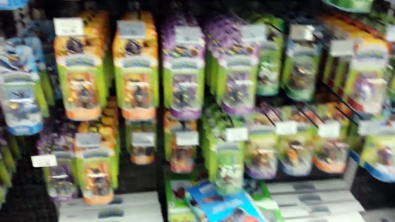 Skylanders Swap Force Hunting: Wave 3 & Christmas Shopping Fun @ Toys R Us - pt.8 - Secret Presents