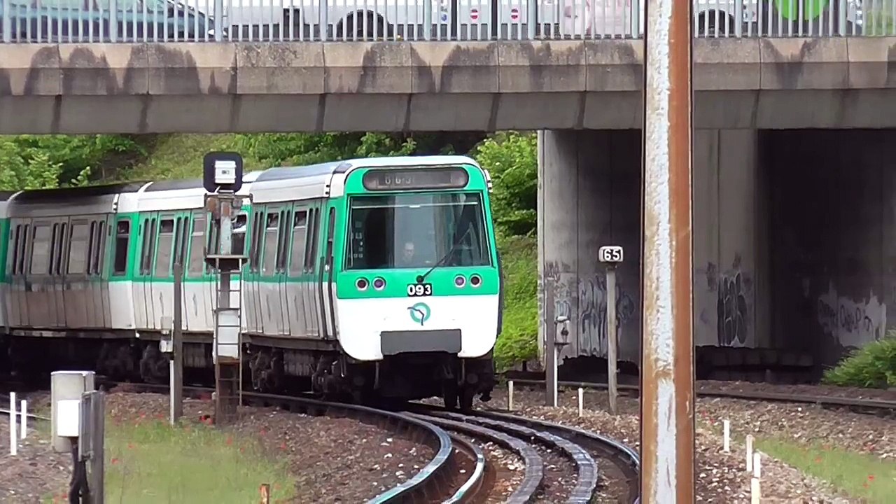 MF77 : Arrivée à la station Créteil l'Echat sur la ligne 8 du métro parisien