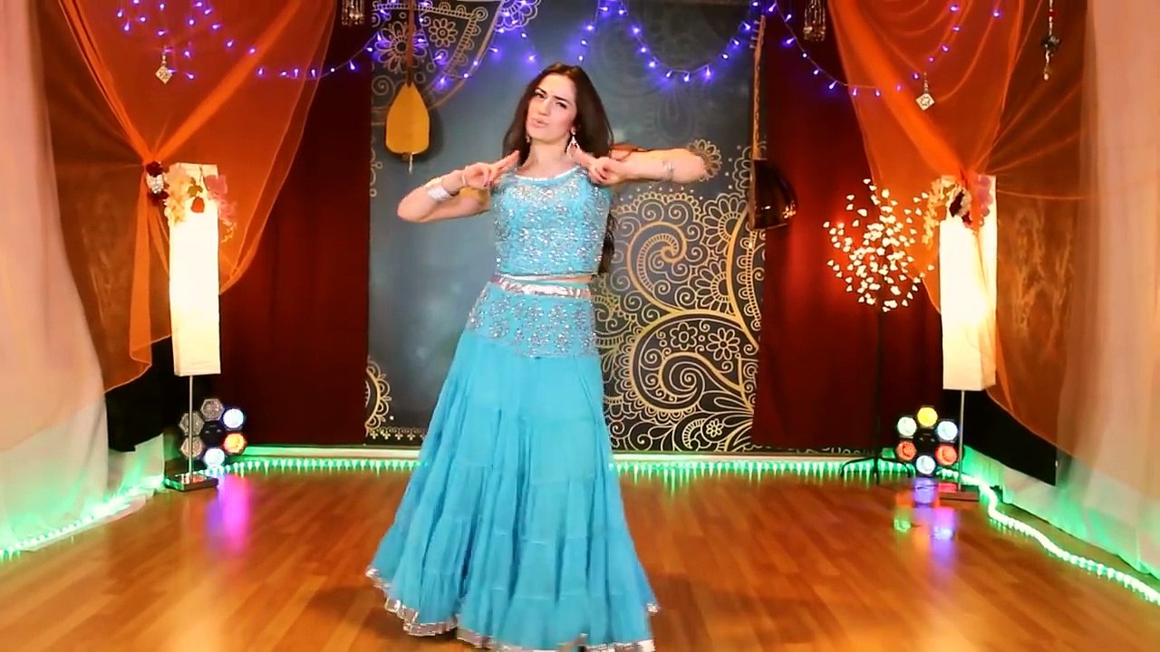 Dance on  Dil Cheez Tujhe Dedi