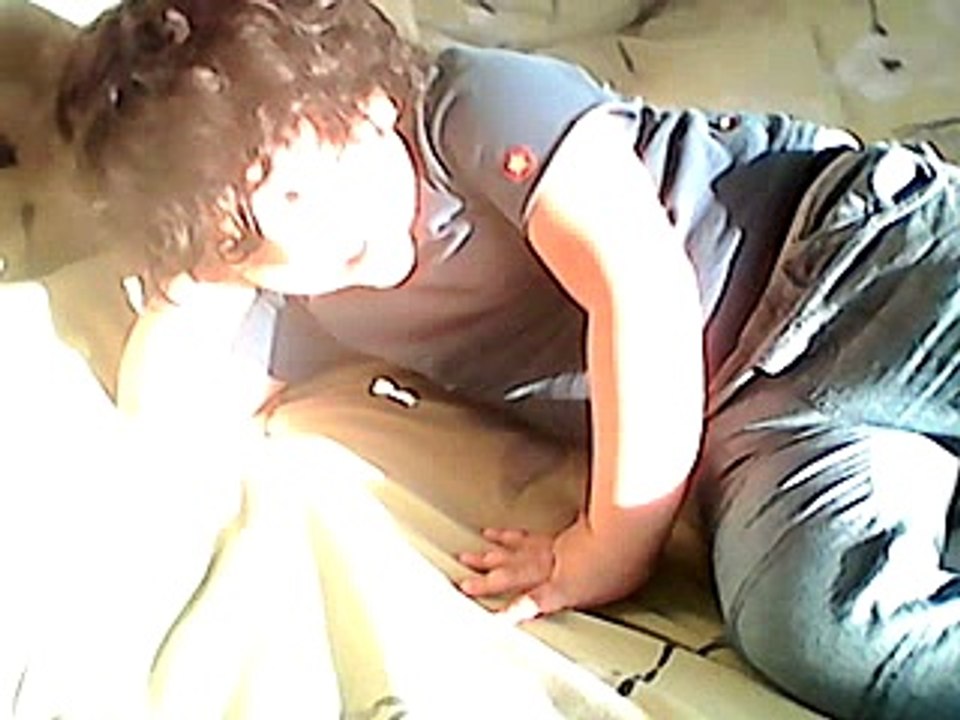 FAN BIGGEST SMALLEST CUTE FAN/3 years old kid dancing as Shah Rukh Khan/on Fan anthem. Full videos