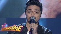 It's Showtime: Nyoy Volante sings 