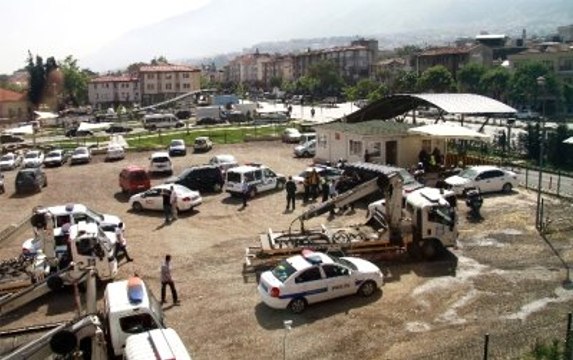 Polis Tarafından Aracı Çekilen Şahıs Emniyeti Ayağa Kaldırdı